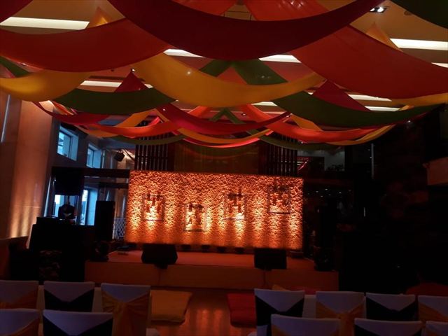Wedding ceremony décor: photograph 2
